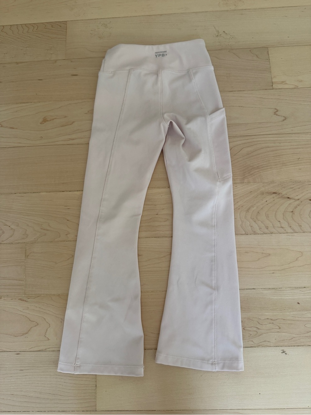 abercrombie kids YPB cinched mini flare Leggings - Picture 4 of 4